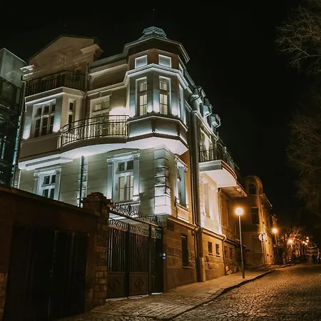 Orpheus Apartments&rooms 3*